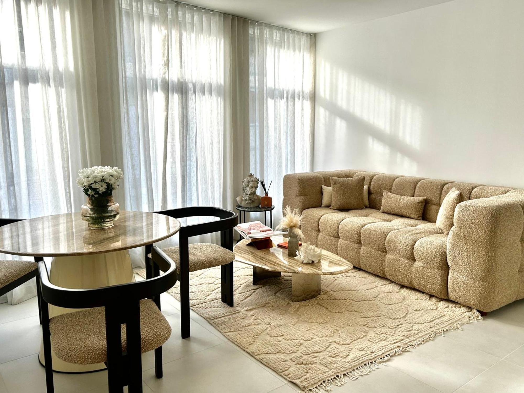 Апартаменты Phoenix Garden Монс Экстерьер фото